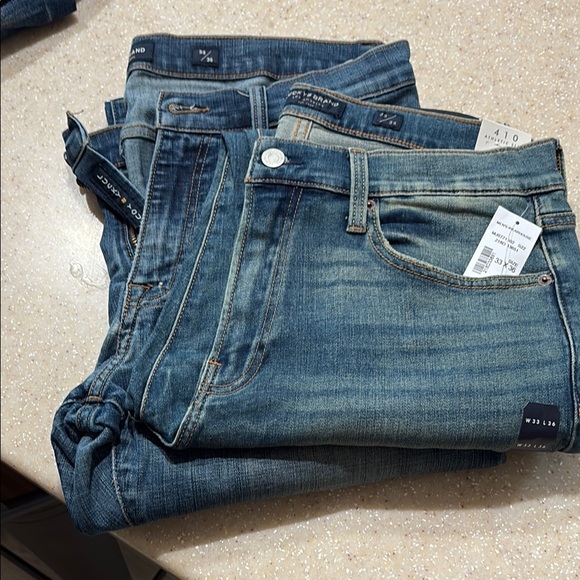 Lucky Brand Slim Straight Blue Jeans with Classic Appeal - Picture 1 of 8
